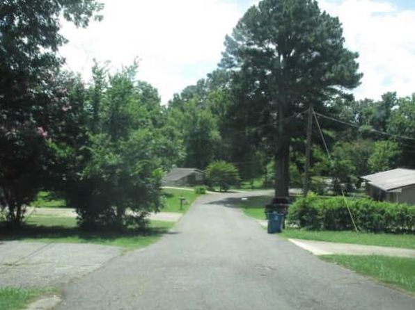 411 Regent Cir, Gardendale, AL 35071