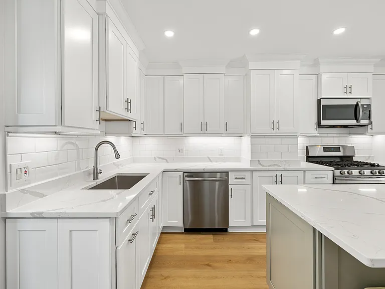 14 Plymouth Ave #A — Photo 10