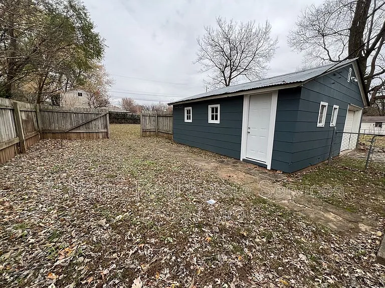 2815 W Madison St — Photo 3