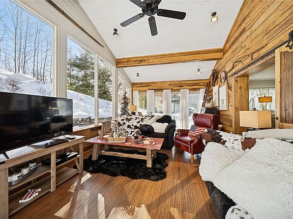 5th image of 500 Shrader Hollow Rd