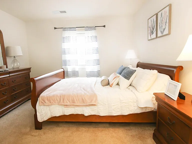 The Reserve at Merrick Apartments & Townhomes — Photo 9