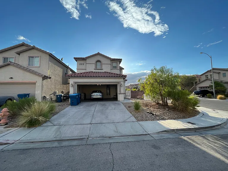 Divine Ridge St — Photo 15