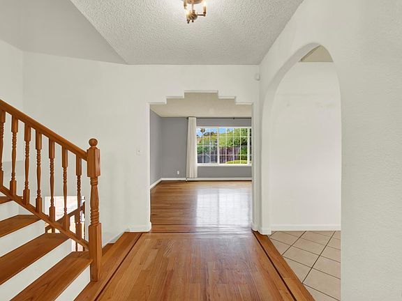 5th image of 112 Picadilly Circle