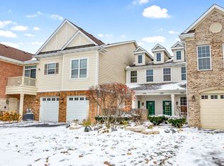 1391 Scarboro Rd #201, Schaumburg, IL 60193