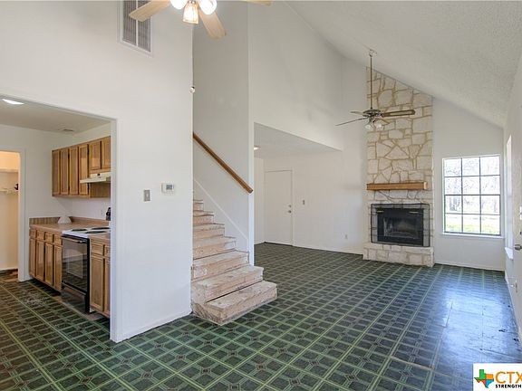 2nd image of 101 Sandy Oaks Dr