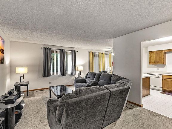 4th image of 971 Heritage Ct E #204