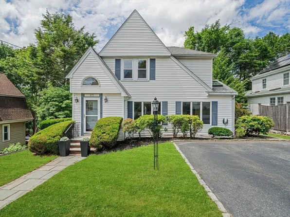 37 Baker Ave, Lexington, MA 02421