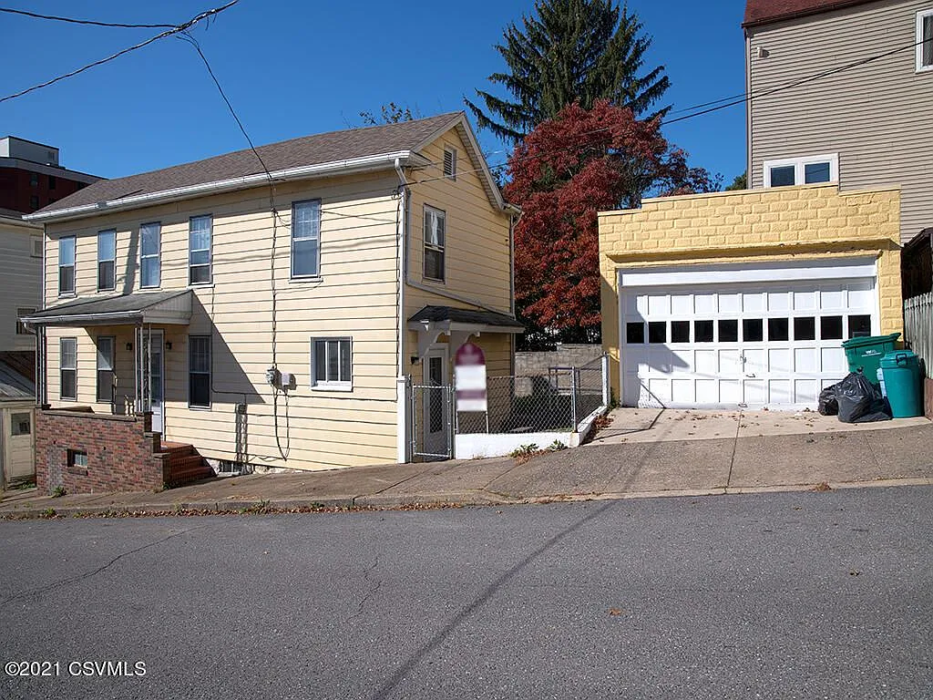 914 N Liberty St photo 1