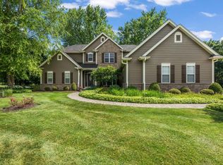 W340N6203 Breezy Point Rd, Oconomowoc, WI 53066