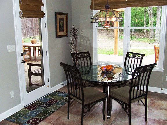 9' x 14' Breakfast Room