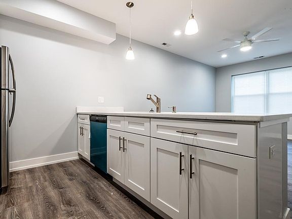 4th image of 3579 W McLean Ave #2