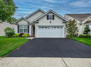 16 Kingston Dr, Jackson, NJ 08527