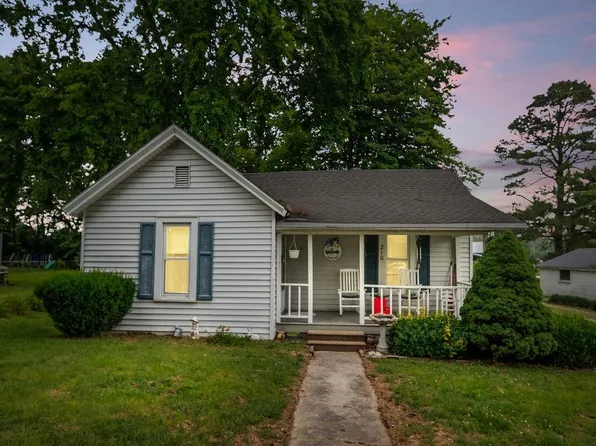 210 W 6th St, Calhoun, KY 42327