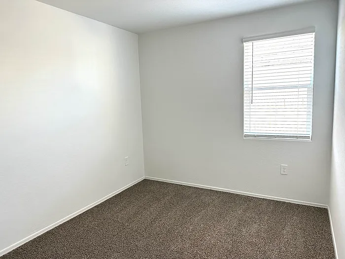 1567 E Fletcher Dr — Photo 21