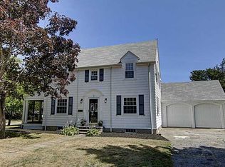 99 Vaughn Ave, Warwick, RI 02886