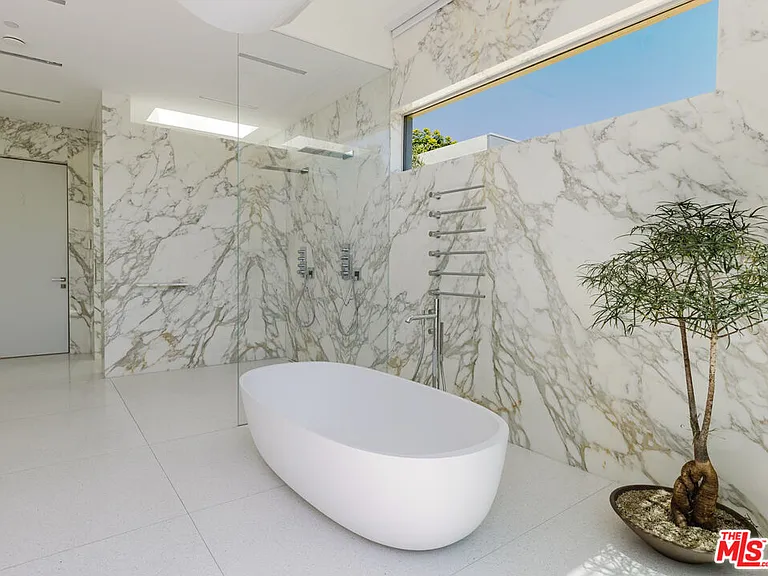 1029 Wallace Rdg — Photo 17