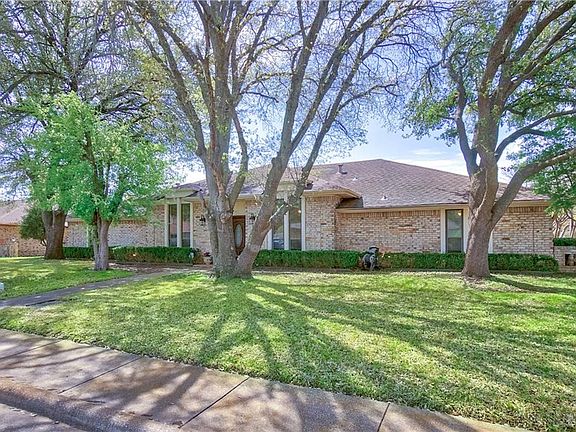 3rd image of 1345 Windingbrook Dr