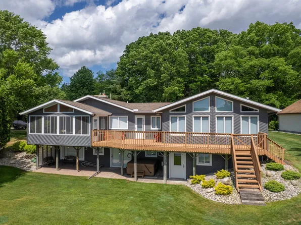 4839 N Anna Ln, Sanford, MI 48657