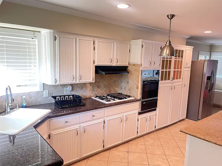 9602 Val Verde St — Photo 9