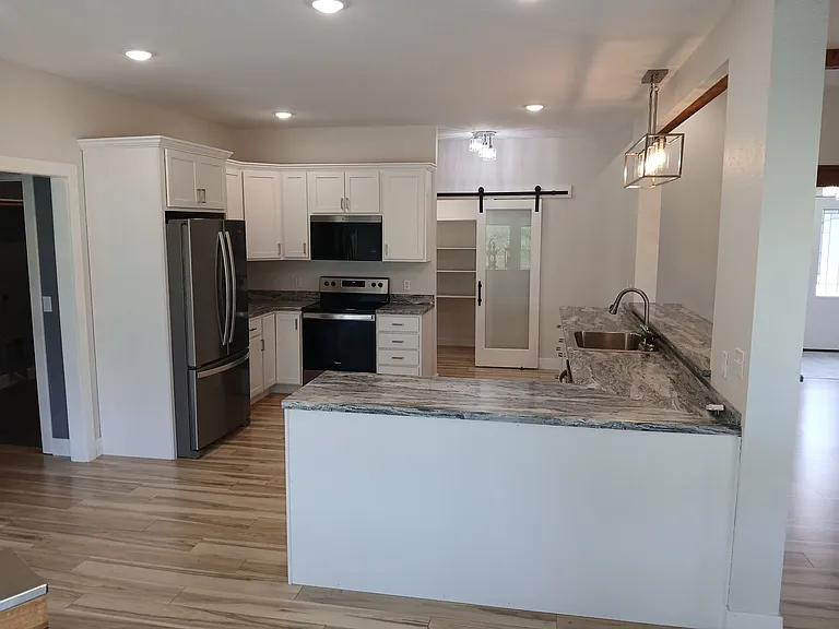 1325 Summerfield Dr — Photo 6