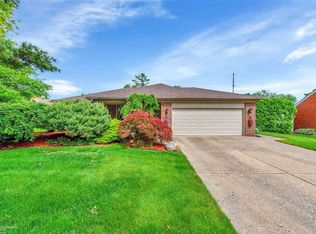 27020 Jefferson Ave, Saint Clair Shores, MI