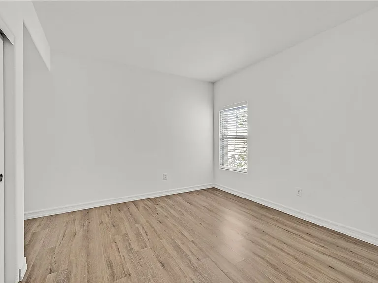 825 Canterra St #1059 — Photo 14