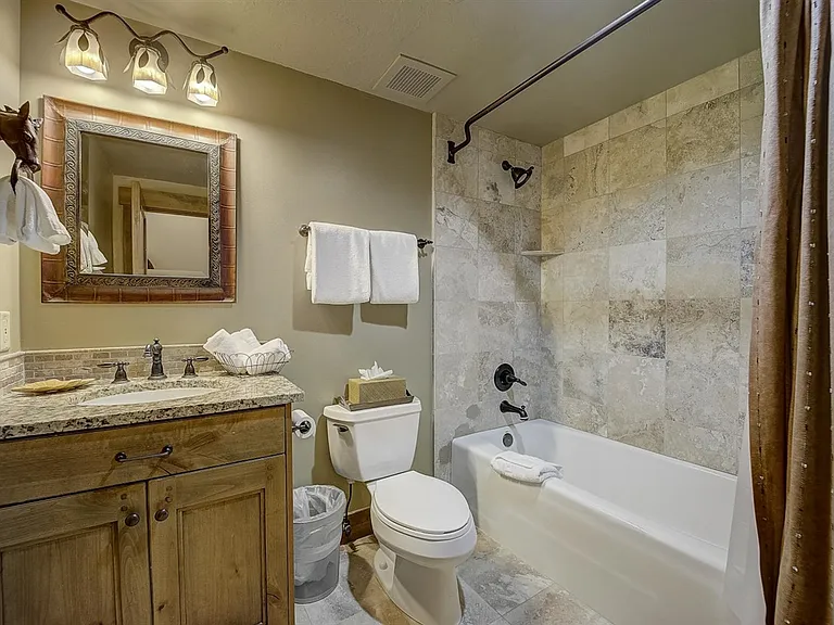 7580 Royal St E #22 — Photo 17
