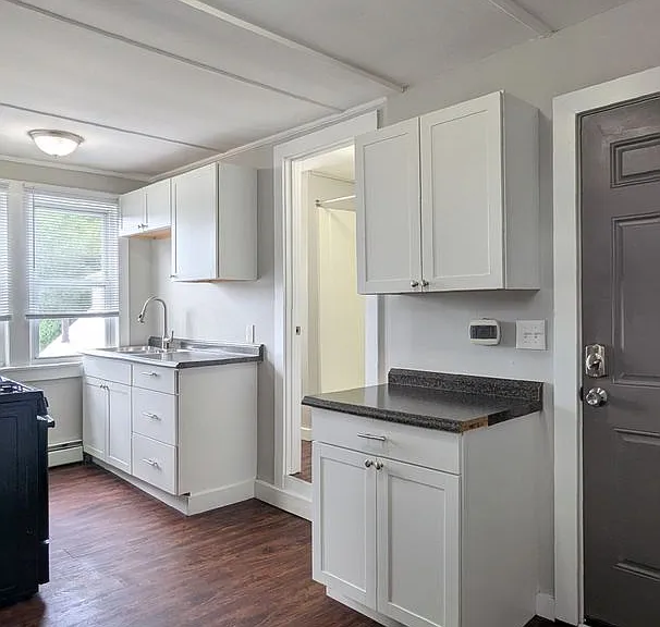 14 Cedar St — Photo 5