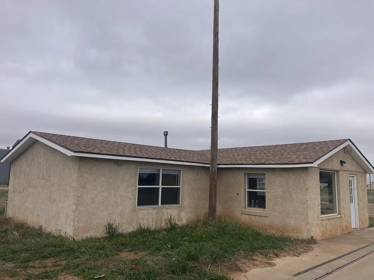 Building Photo - County Rd W