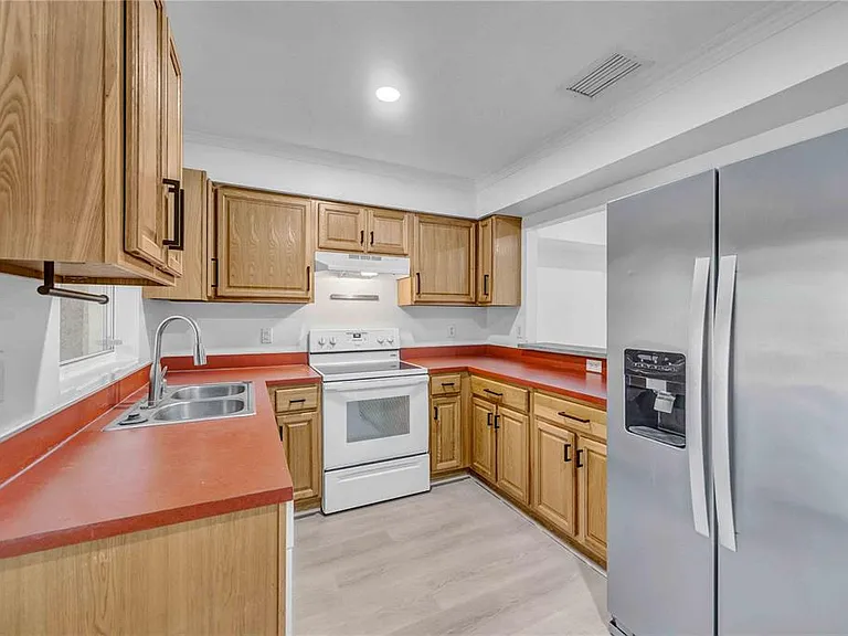 727 Kensington Lake Cir — Photo 25