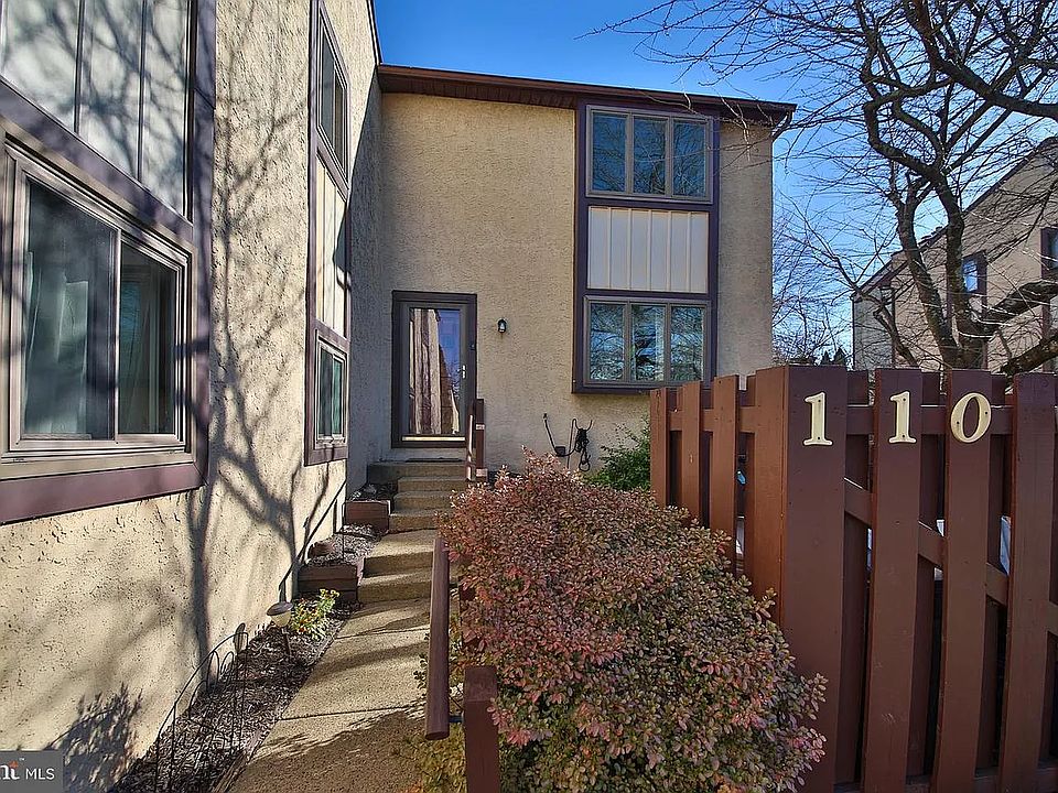 1st image of 110 Palace Ct