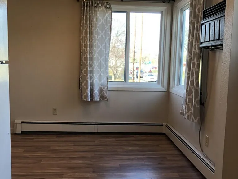 2202 Lewis Ave — Photo 9
