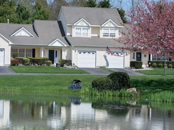 1103 Pebble Beach Path #1103, Riverhead, NY 11901