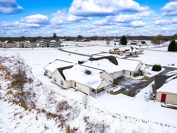 5th image of 413 Stewart Ln #23-C