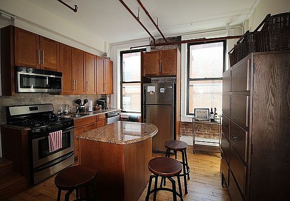 2nd image of 11 W 17th St #10S
