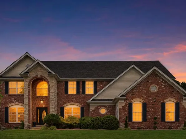 371 Galahad Ct, Weldon Spring, MO 63304