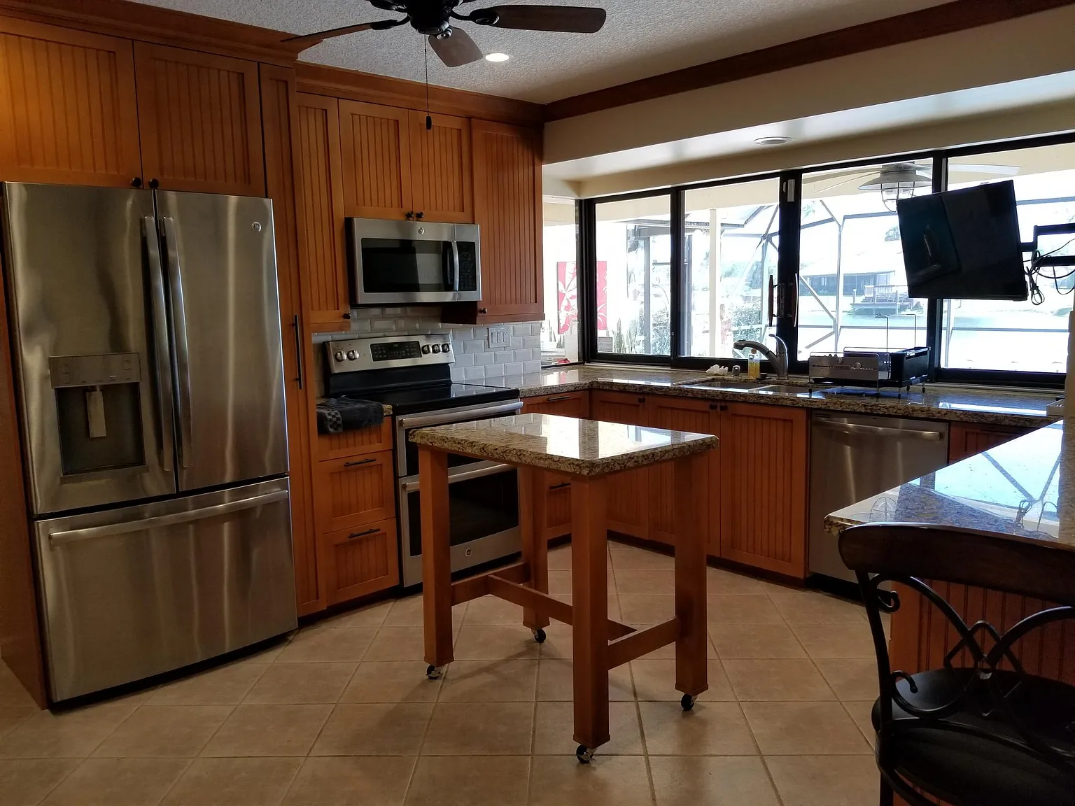 3 bed, 2500 sqft, $4,200 — Photo 4