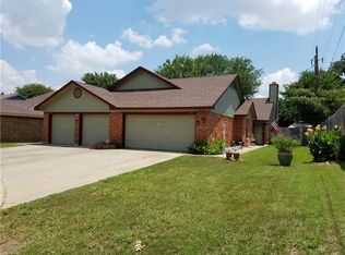 400 Sycamore Ln, Euless, TX 76039