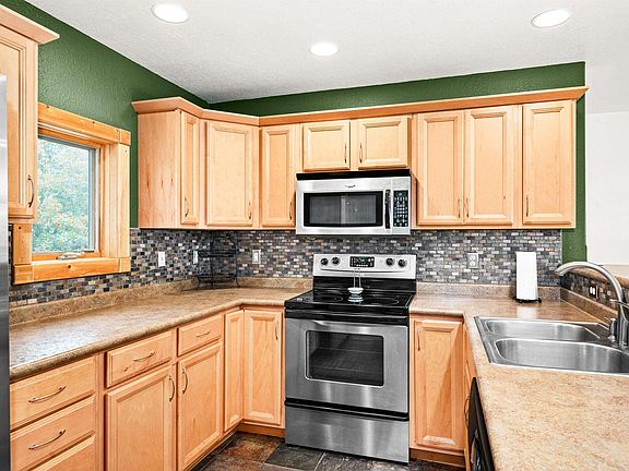 5th image of 2810 W Skyline Pkwy