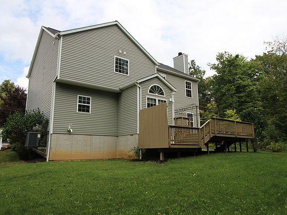 3rd image of 1058 Kings Cross Dr