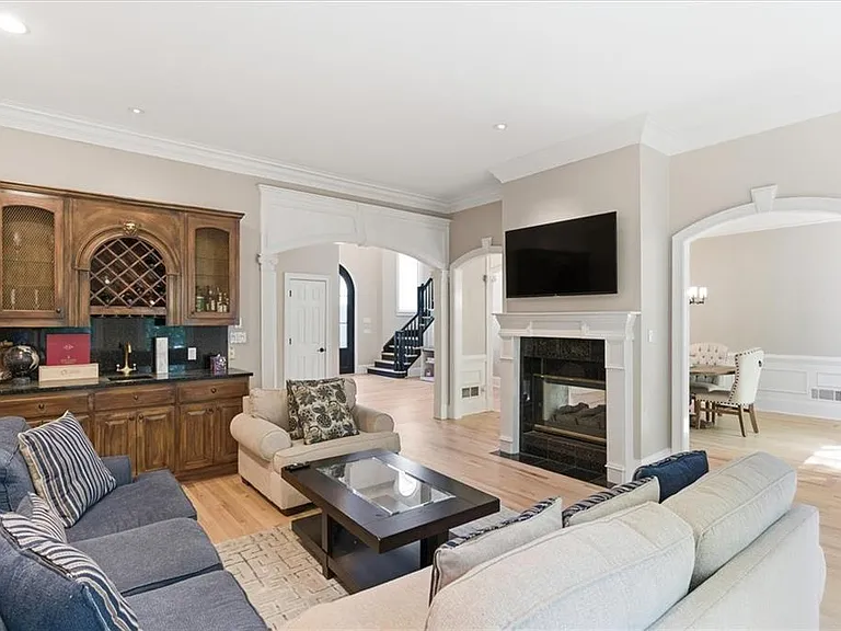 1247 Manor Oaks Ct — Photo 15