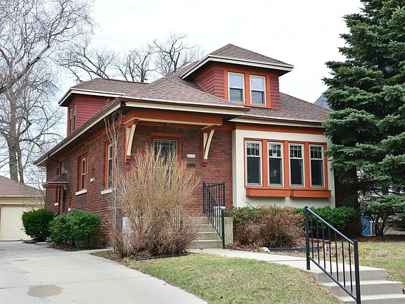 2nd image of 2029 E Jarvis St