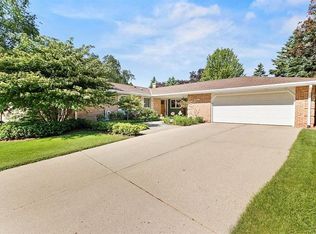 W74N755 Spruce Ave, Cedarburg, WI 53012