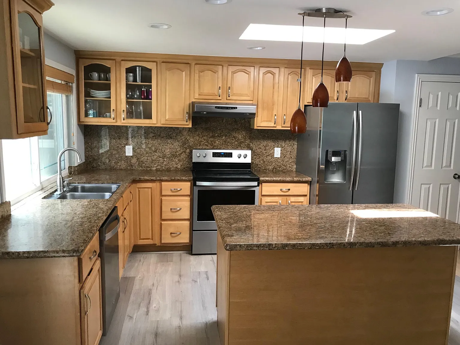 1208 Sabal Dr — Photo 2