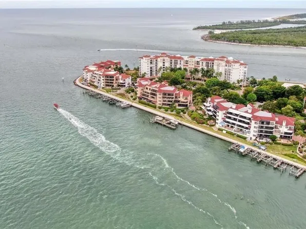 334 La Peninsula Blvd #334, Naples, FL 34113