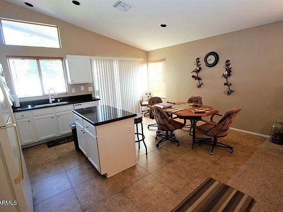 5th image of 2336 E Winchester Pl