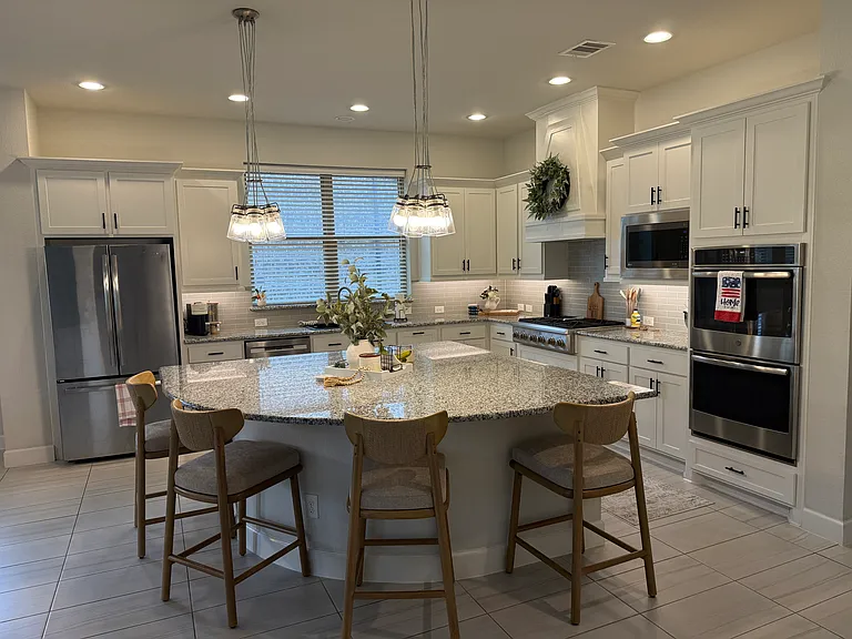 1044 Myers Park Trl — Photo 4