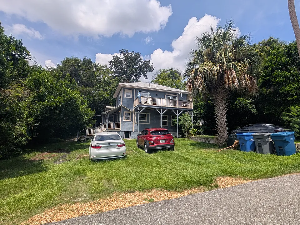 455 Seneca St #1