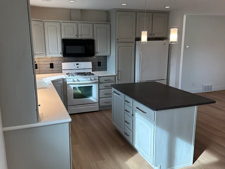 2565 S State Road 32 — Photo 14