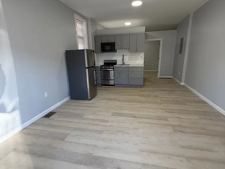2603 Edgmont Ave — Photo 4